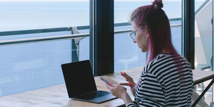 Studia podyplomowe hybrydowe przez internet? Sprawdź, co warto na ten temat wiedzieć!