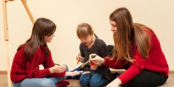 Arteterapia w pracy pedagoga, jak wspierać rozwój dziecka przez sztukę?