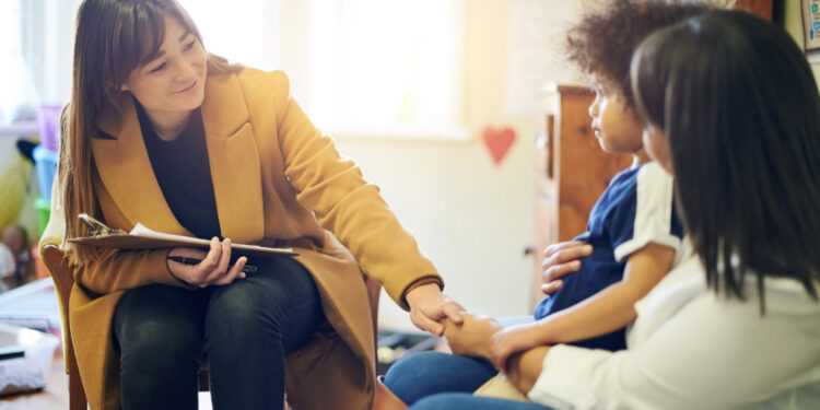 Jak wdrożyć program ochrony zdrowia psychicznego w szkołach?