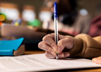 Skuteczne strategie nauki do egzaminu E8: Jak zarządzać czasem przed testem?