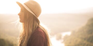 Maskowanie autyzmu u kobiet – dlaczego diagnoza psychologiczna przychodzi później?