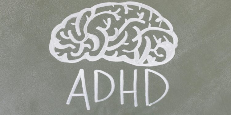 Uczeń z ADHD w klasie – jak reagować, gdy jest trudno?