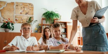 Planujesz karierę w pedagogice? WSKZ z bogatą ofertą studiów podyplomowych na rok 2026!
