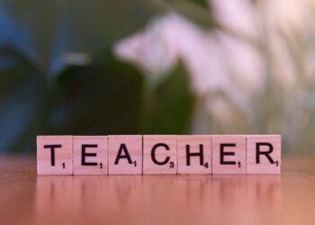 Co kupić wychowawcy na Dzień Edukacji Narodowej? Sprawdzone i eleganckie pomysły